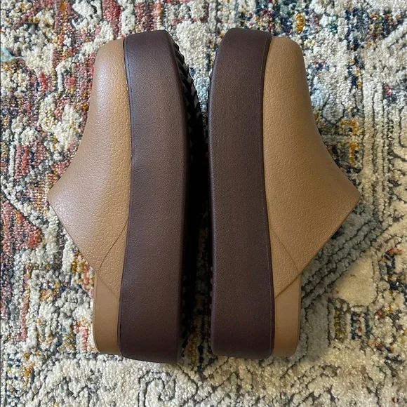 CROCS Dylan Platform Clog, size 8 - Picture 2 of 6